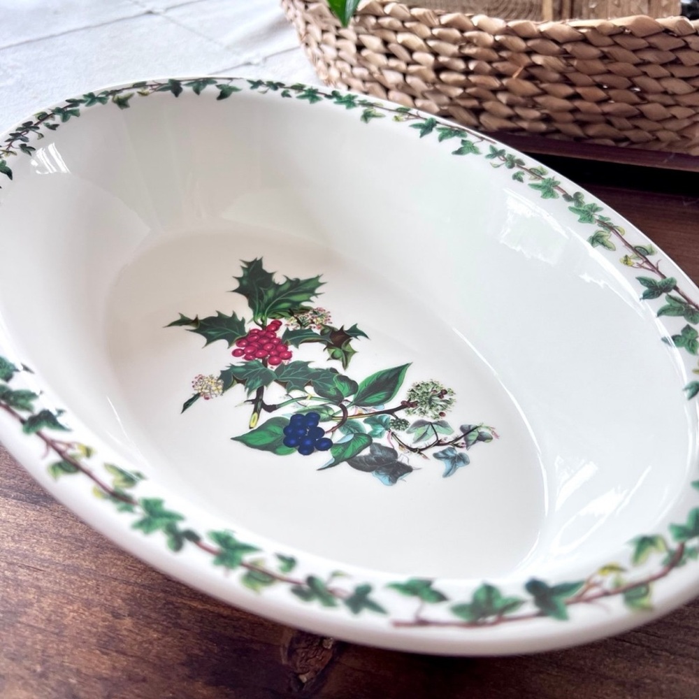 Portmeirion The Holly & The Ivy White 13” Serving Dish Platter.